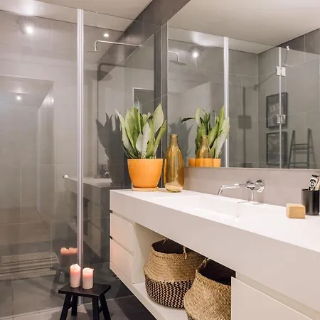 Doucen - 2 Bedrooms, Terrace In Marques De Pombal Apartman Lisboa